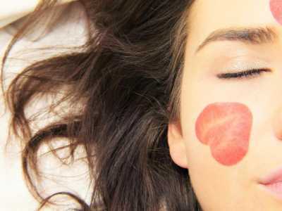 Quels sont les effets du stress oxydatif sur la peau et les cheveux ? 